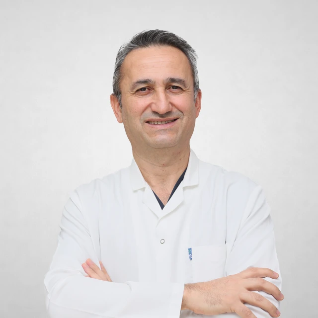 Op. Dr. Savaş ÖZAY